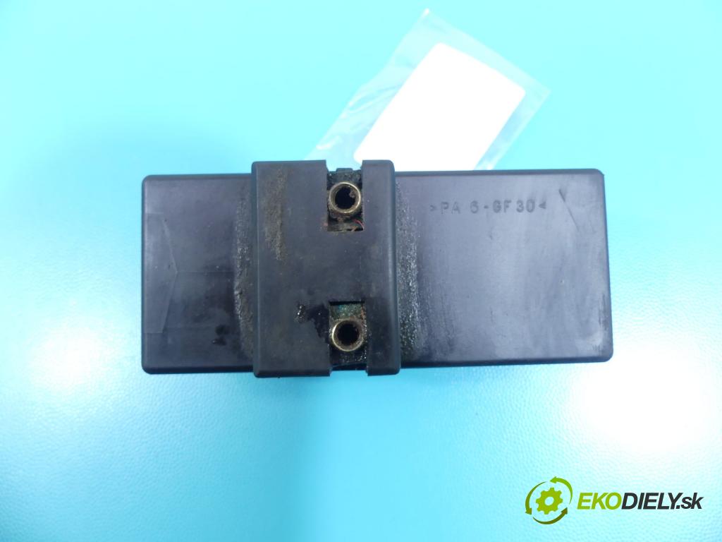 Vw Bora 2.3 VR5 150 HP manual 110 kW 2324 cm3 4- Relé: 1J0919506E (Relé)