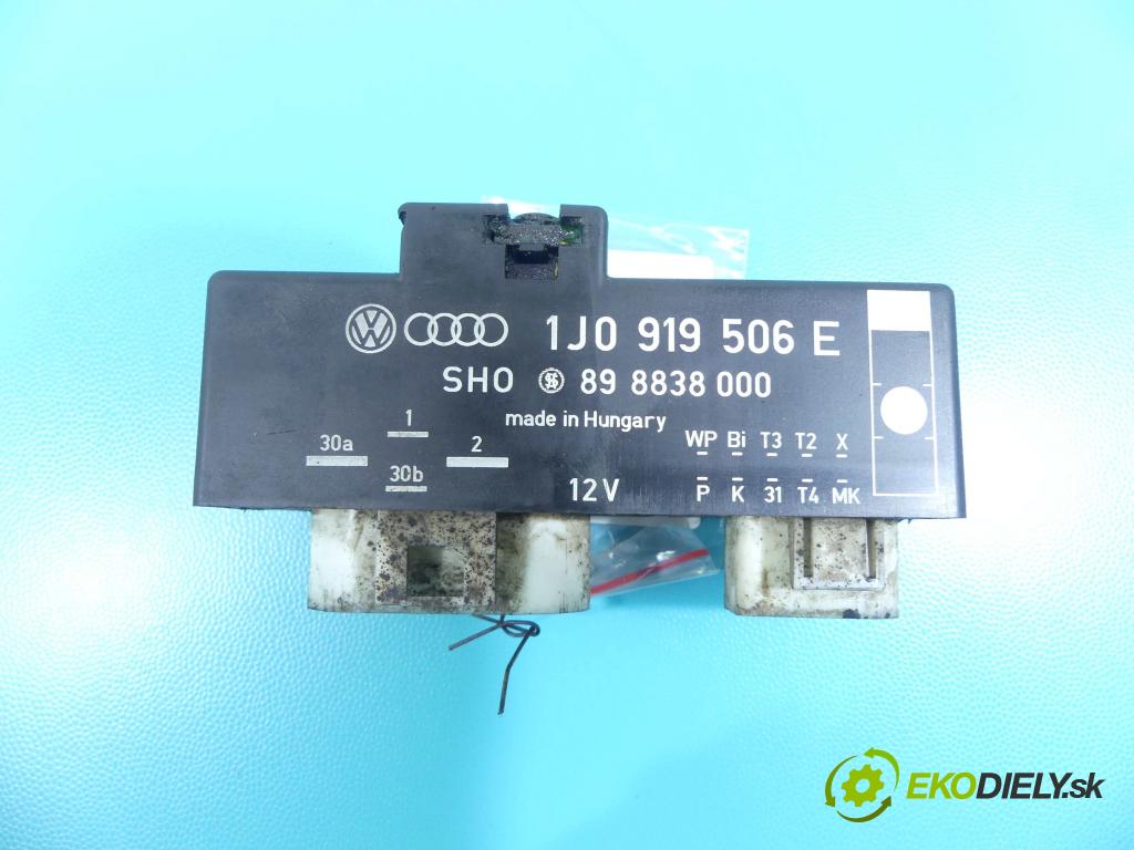 Vw Bora 2.3 VR5 150 HP manual 110 kW 2324 cm3 4- Relé: 1J0919506E (Relé)