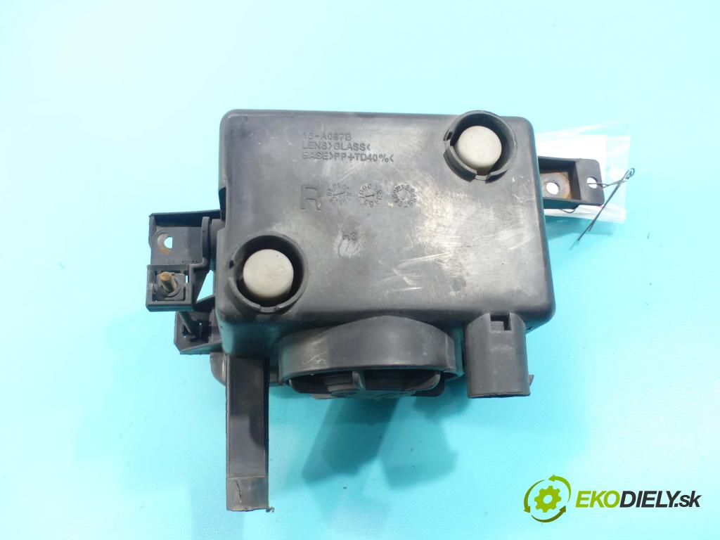 Opel Corsa C 2000-2006 1.7 dti 75 HP manual 55 kW 1686 cm3 3- Halogen pravý  (Ostatné)