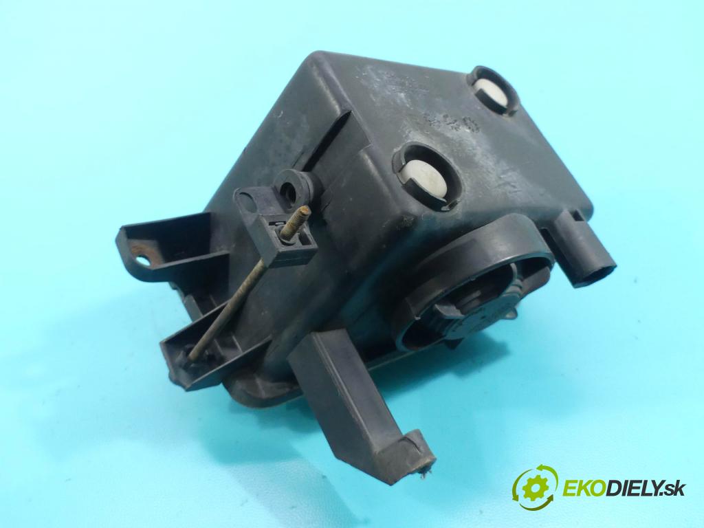 Opel Corsa C 2000-2006 1.7 dti 75 HP manual 55 kW 1686 cm3 3- Halogen pravý  (Ostatné)