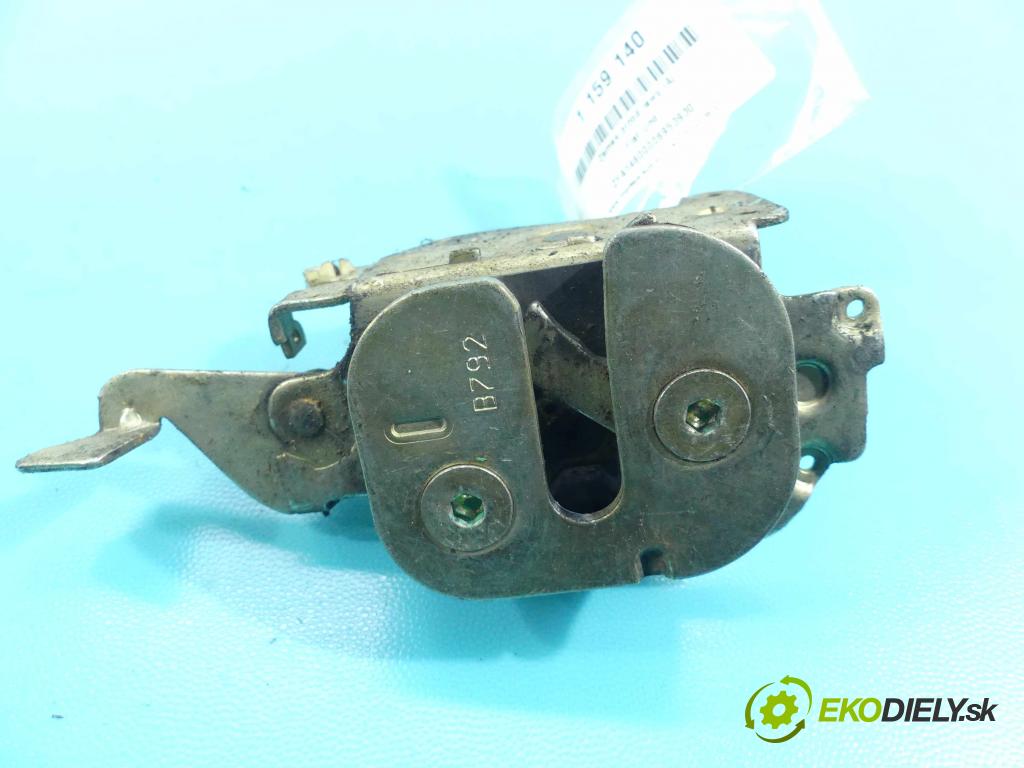 Fiat Uno 1.1 manual 36 kW 1108 cm3 5- zámek přední levý