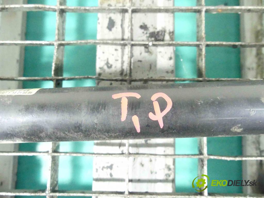 Audi A4 B7 2004-2008 3.0 TDI 204 HP automatic 150 kW 2967 cm3 5- poloos pravé 8E0501203K (Poloosy)