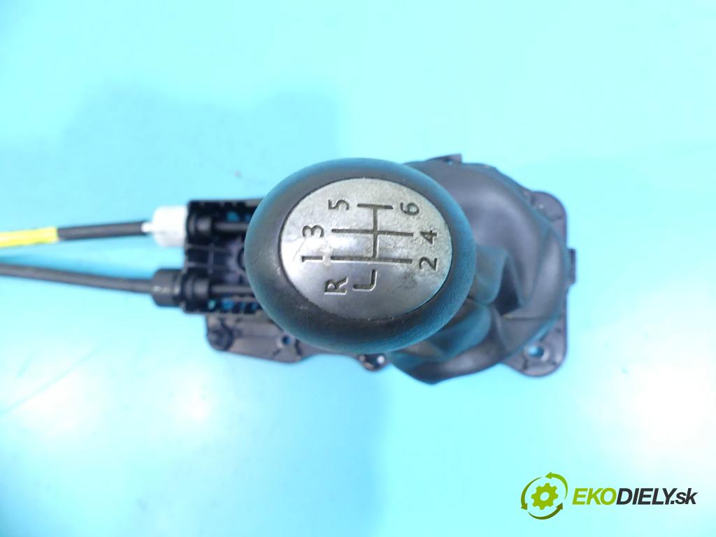 Renault Fluence 1.5 DCI 106 HP manual 78 kW 1461 cm3 4- Páka: Změny: stupeň,rýchlosť 8201062921 (Rýchlostné páky / kulisy)