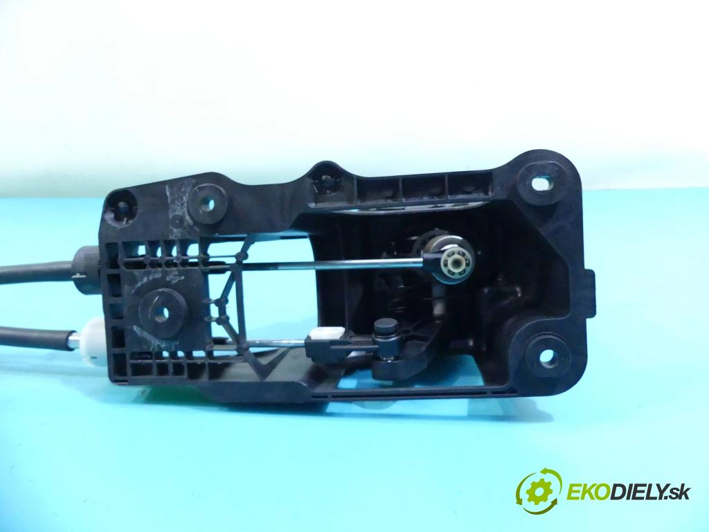 Renault Fluence 1.5 DCI 106 HP manual 78 kW 1461 cm3 4- Páka: Změny: stupeň,rýchlosť 8201062921 (Rýchlostné páky / kulisy)