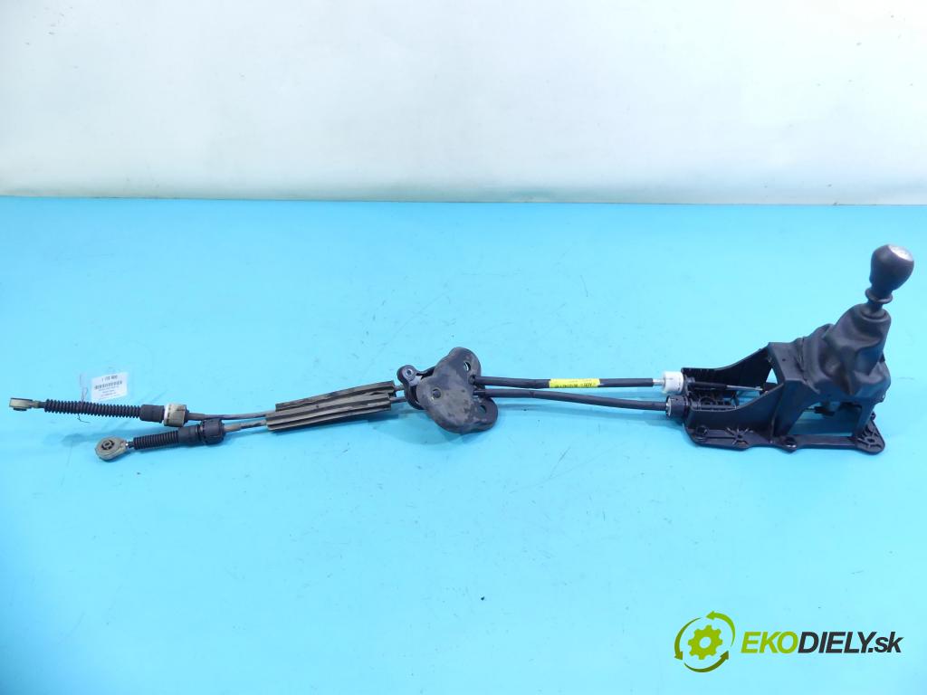 Renault Fluence 1.5 DCI 106 HP manual 78 kW 1461 cm3 4- Páka: Změny: stupeň,rýchlosť 8201062921 (Rýchlostné páky / kulisy)