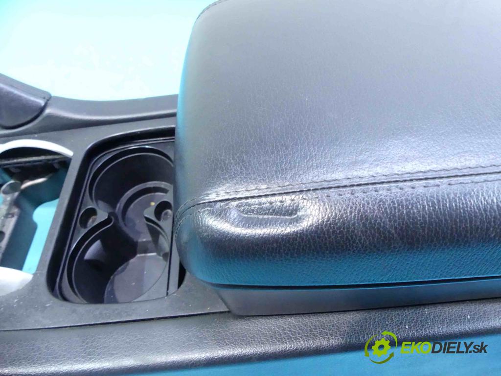 Porsche Cayenne I 2002-2010 4.5 V8 340KM: automatic 250 kW 4511 cm3 5- operadlo 7L5863239AG (Lakťové opierky)