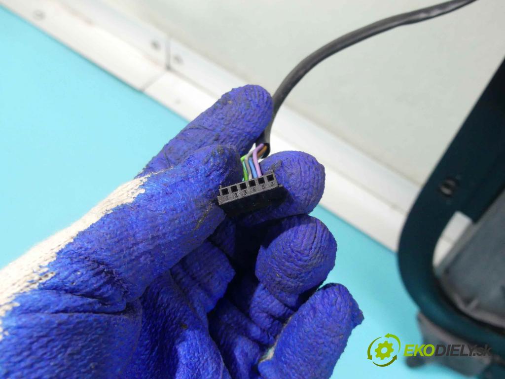 Porsche Cayenne I 2002-2010 4.5 V8 340KM automatic 250 kW 4511 cm3 5- Střešní okno: 7L0877041 (Okna karoserie)