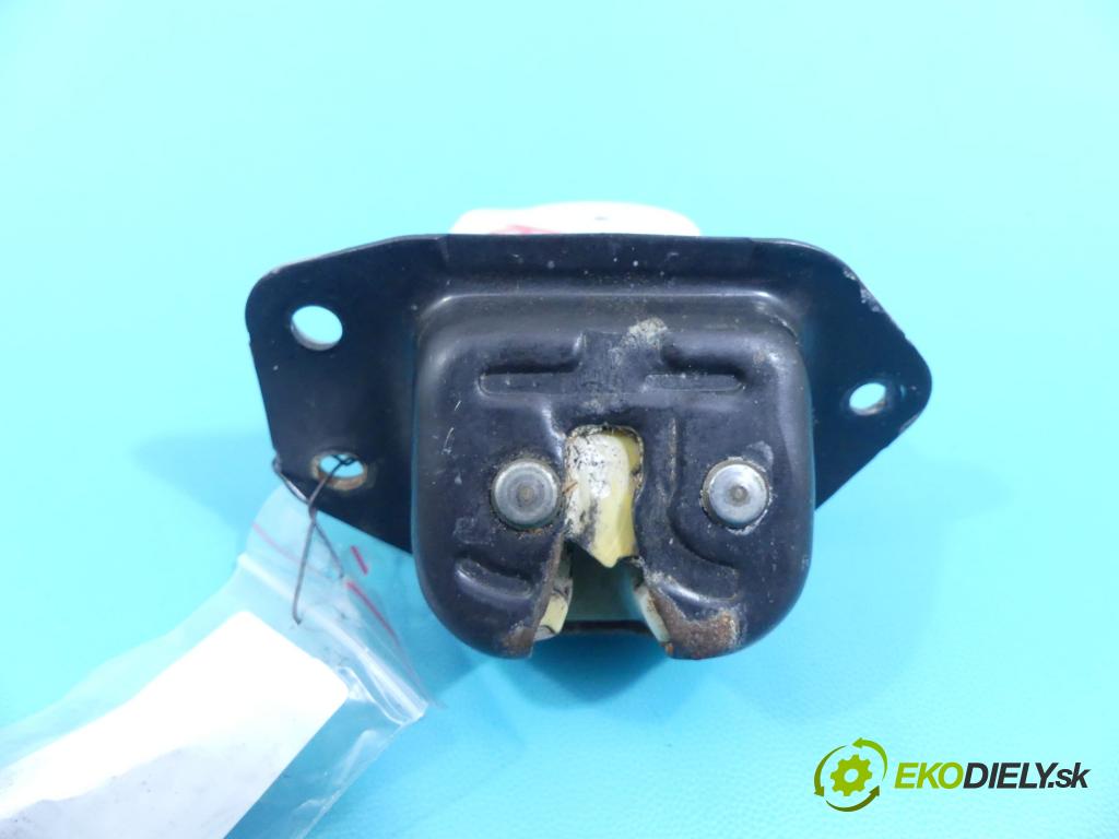 Nissan Tiida 1.5 dci 106 hp manual 78 kW 1461 cm3 5- zámek kufrových dveří zadní