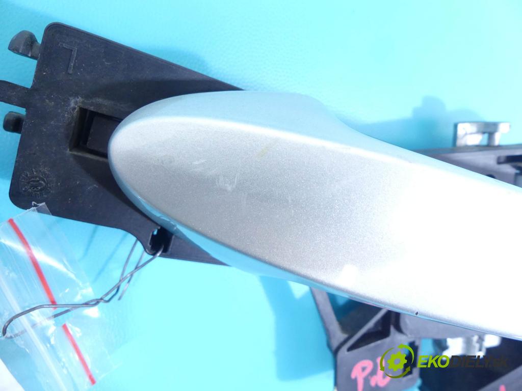 Ford B-Max 1.5 TDCI 75 HP manual 55 kW 1499 cm3 5- rukoväť predné ľavé mimo:  (Vonkajšie predné ľavé)