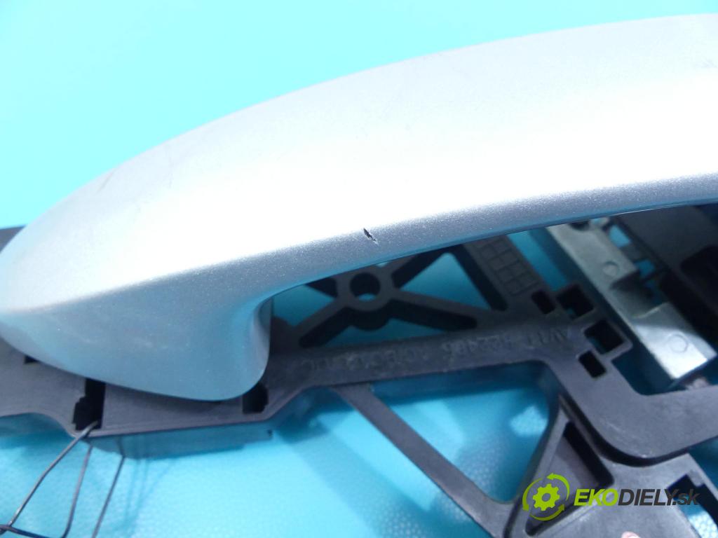 Ford B-Max 1.5 TDCI 75 HP manual 55 kW 1499 cm3 5- rukoväť predné ľavé mimo:  (Vonkajšie predné ľavé)