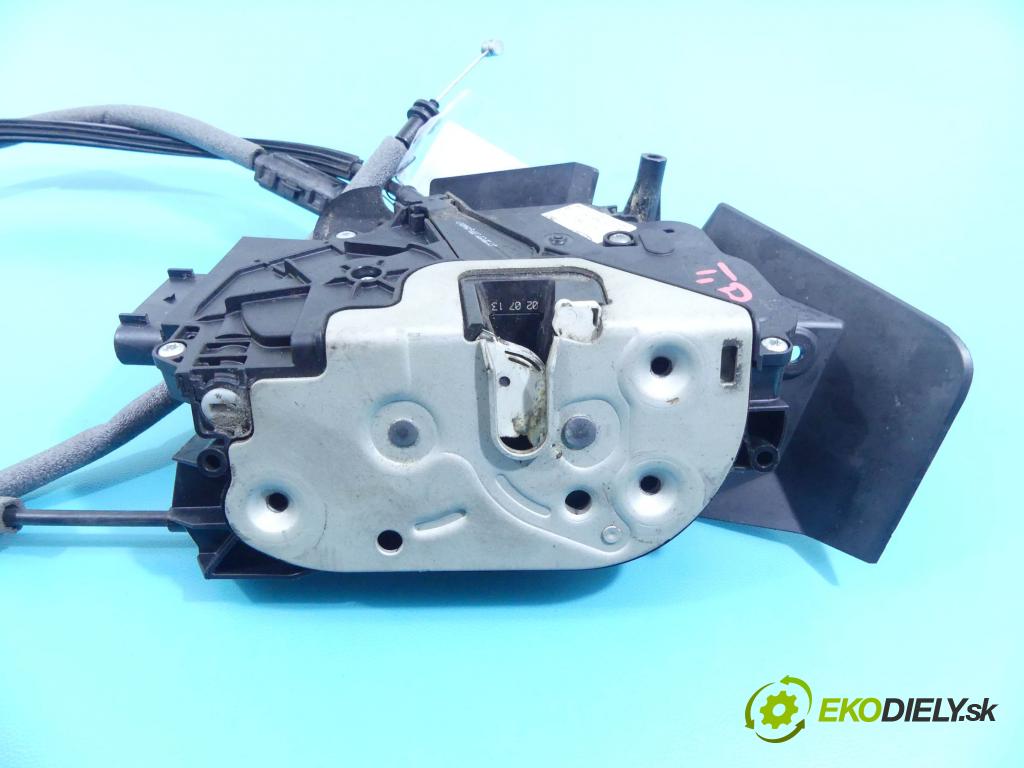 Ford B-Max 1.5 TDCI 75 hp manual 55 kW 1499 cm3 5- zámek zadní pravý AV11-R264A26-AE