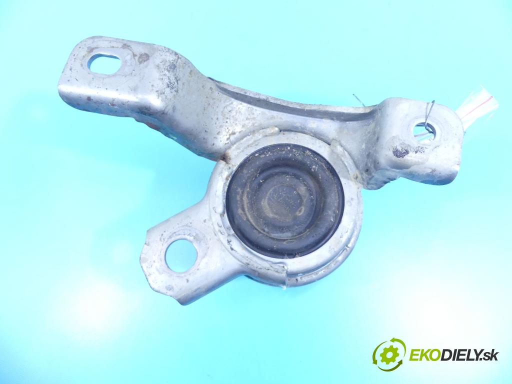 Land rover Freelander II 2006-2014 2.2 TD4 160 hp manual 118 kW 2179 cm3 5- Polštář: motoru 6692-6F012-AD (Držáky motoru)