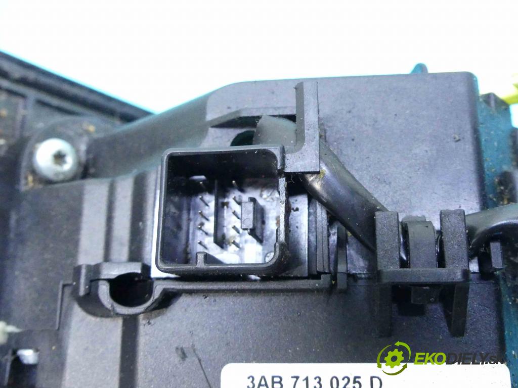 Skoda Superb II 2008-2015 2.0 tdi 170 HP automatic 125 kW 1968 cm3 5- Páka: Změny: stupeň,rýchlosť 3AB713025D (Rýchlostné páky / kulisy)