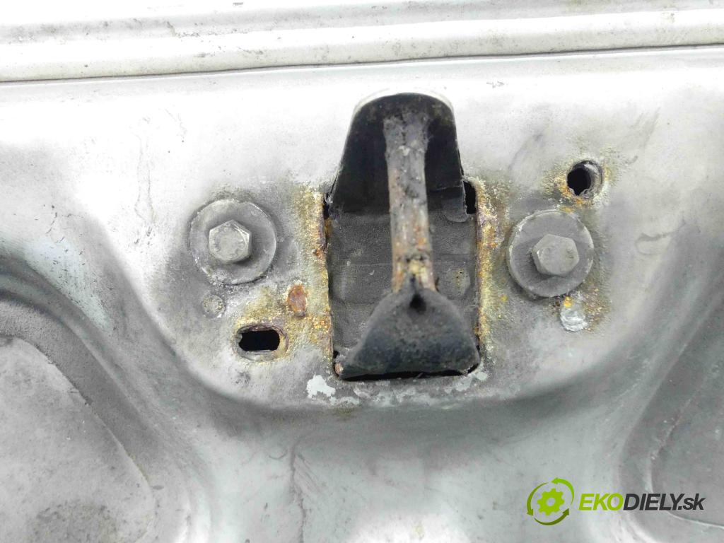 Ford Focus Mk1 1998-2004 1.6 16V 101 HP manual 74 kW 1596 cm3 4- kapota predná