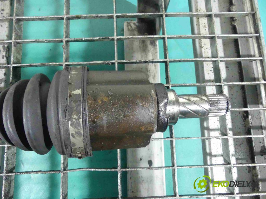 Nissan Tiida 1.5 dci 106 HP manual 78 kW 1461 cm3 5- poloos ľavé  (Poloosy)