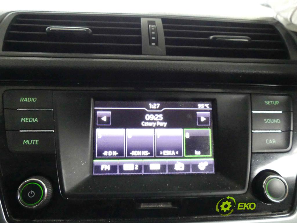 Skoda Fabia III 2014- 1.0 MPI 60 HP manual 44 kW 999 cm3 5- Radio továreň: 6V0035867E