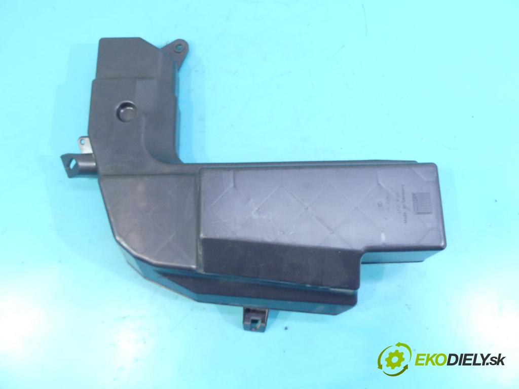 Audi A4 B6 2000-2004 1.9 TDI 131 HP manual 96 kW 1896 cm3 5- Subwoofer: 8E9035223 (Audio zariadenia)