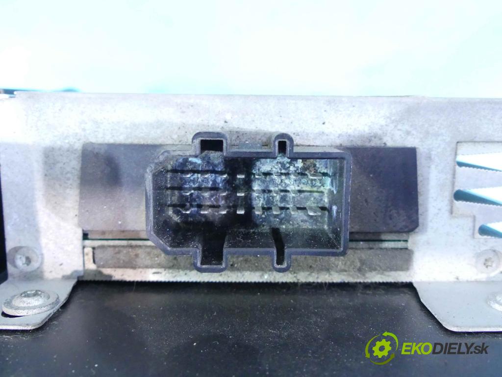 Audi A4 B6 2000-2004 1.9 TDI 131 HP manual 96 kW 1896 cm3 5- Subwoofer: 8E9035223 (Audio zariadenia)