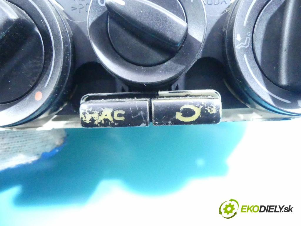 Vw Bora 1.9 TDI 90 hp manual 66 kW 1896 cm3 4- palubní deska panel topení 1U0819045