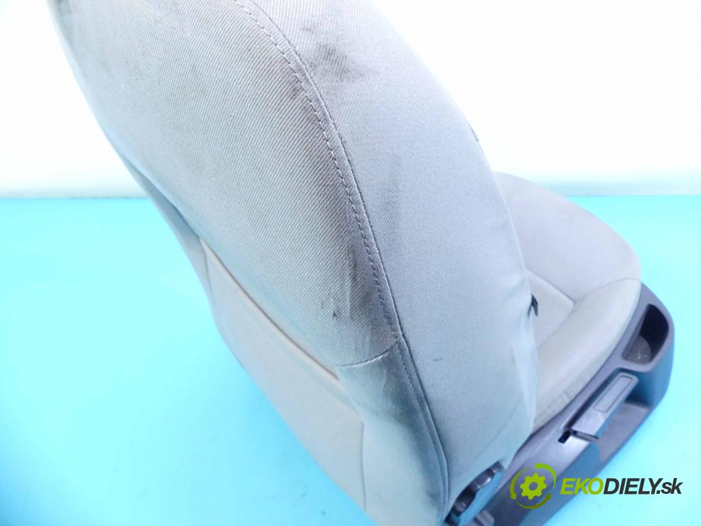 Skoda Octavia II 2004-2013 1.9 TDI 105 HP manual 77 kW 1896 cm3 5- Sedačka pravý  (Sedačky, sedadlá)