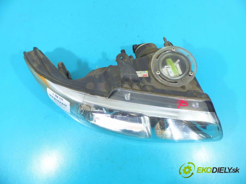 Chrysler Voyager III 1995-2000 3.8 V6 201 HP automatic 148 kW 3778 cm3 5- Reflektor: pravý  (Pravé)