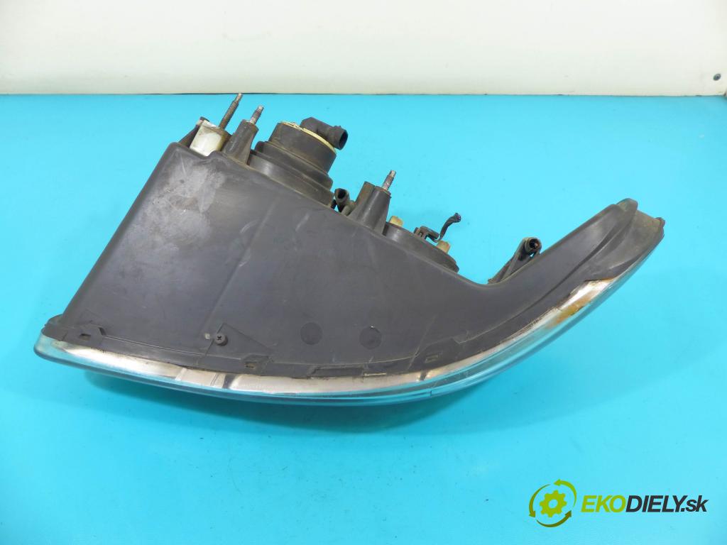 Chrysler Voyager III 1995-2000 3.8 V6 201 HP automatic 148 kW 3778 cm3 5- Reflektor: pravý  (Pravé)