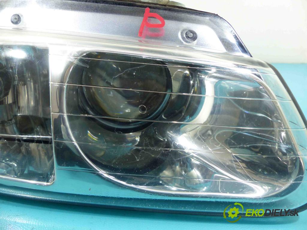 Chrysler Voyager III 1995-2000 3.8 V6 201 HP automatic 148 kW 3778 cm3 5- Reflektor: pravý  (Pravé)