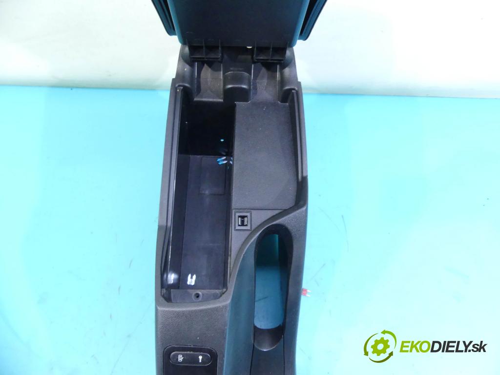 Seat Altea 1.9 tdi 105 HP manual 77 kW 1896 cm3 5- operadlo 5P0864251B (Lakťové opierky)