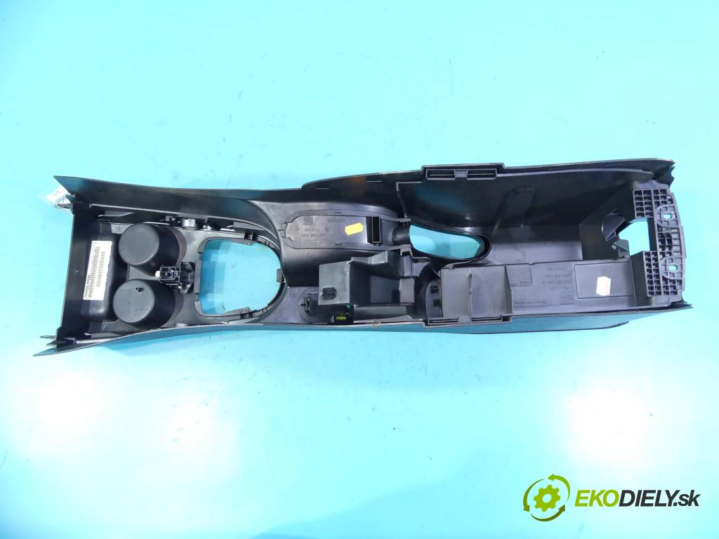 Seat Altea 1.9 tdi 105 HP manual 77 kW 1896 cm3 5- operadlo 5P0864251B (Lakťové opierky)