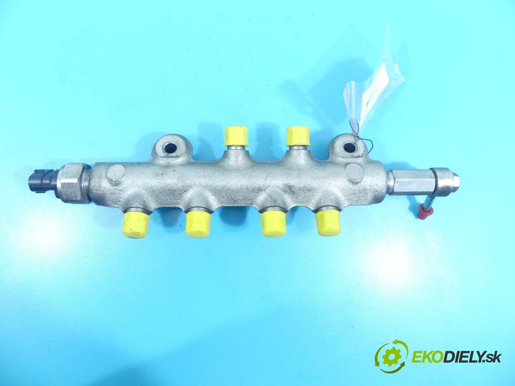 Mazda 5 2005-2010 2.0d 143 HP manual 105 kW 1998 cm3 5- lišta vstrekovacia  (Vstrekovacie lišty)