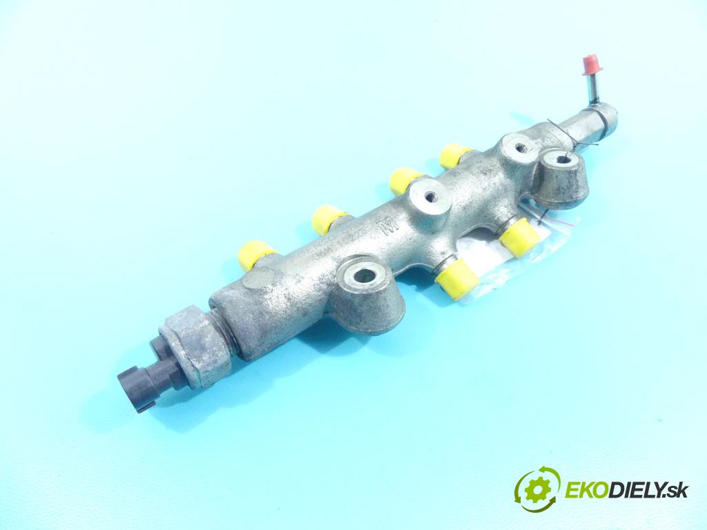 Mazda 5 2005-2010 2.0d 143 HP manual 105 kW 1998 cm3 5- lišta vstrekovacia  (Vstrekovacie lišty)