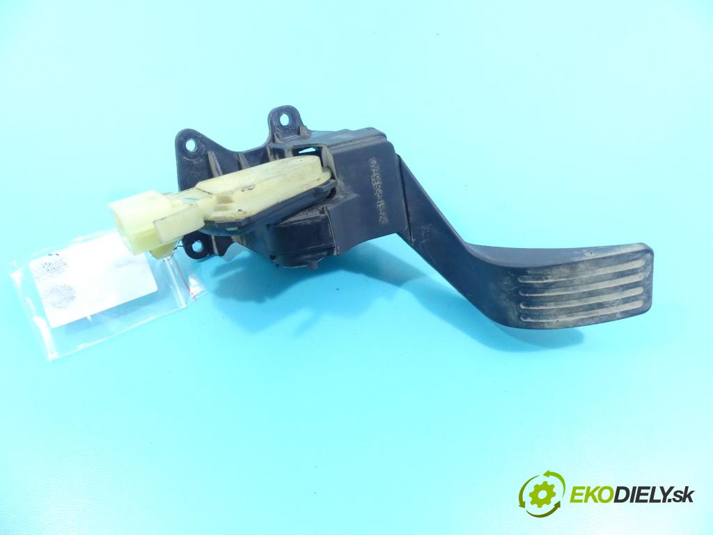Ford Focus Mk1 1998-2004 1.8 TDCI 101 hp manual 74 kW 1753 cm3 5- pedály 2M51-9F836-AD (Pedály)