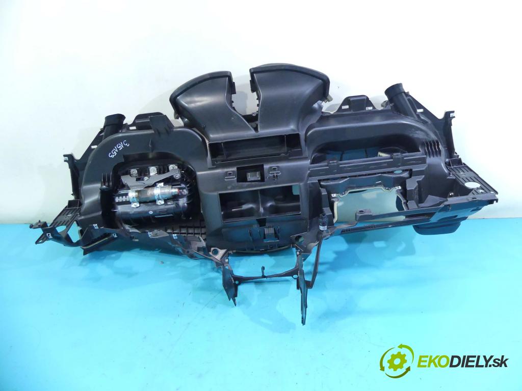 Ford C-Max II 2010-2019 1.6 tdci 116 HP manual 85 kW 1560 cm3 5- kokpit,pristrojová doska rozdeľovacia