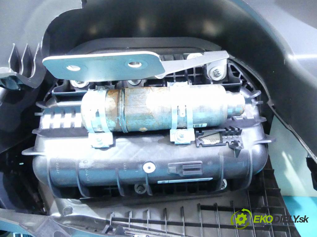 Ford C-Max II 2010-2019 1.6 tdci 116 HP manual 85 kW 1560 cm3 5- kokpit,pristrojová doska rozdeľovacia