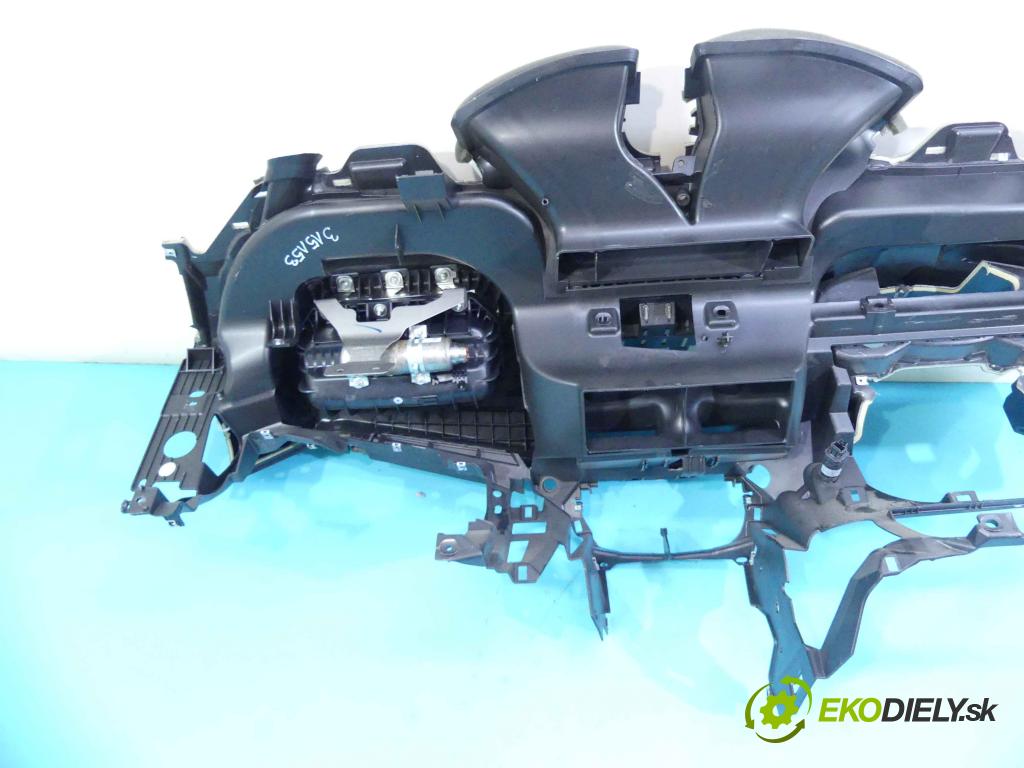 Ford C-Max II 2010-2019 1.6 tdci 116 HP manual 85 kW 1560 cm3 5- kokpit,pristrojová doska rozdeľovacia