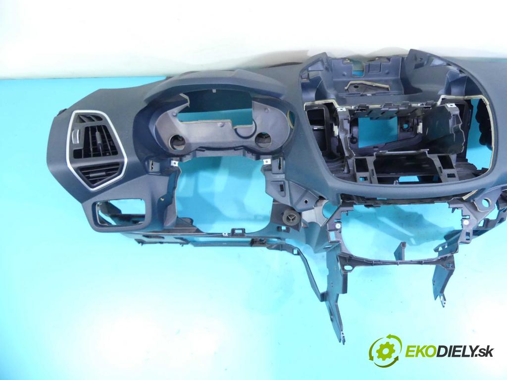 Ford C-Max II 2010-2019 1.6 tdci 116 HP manual 85 kW 1560 cm3 5- kokpit,pristrojová doska rozdeľovacia