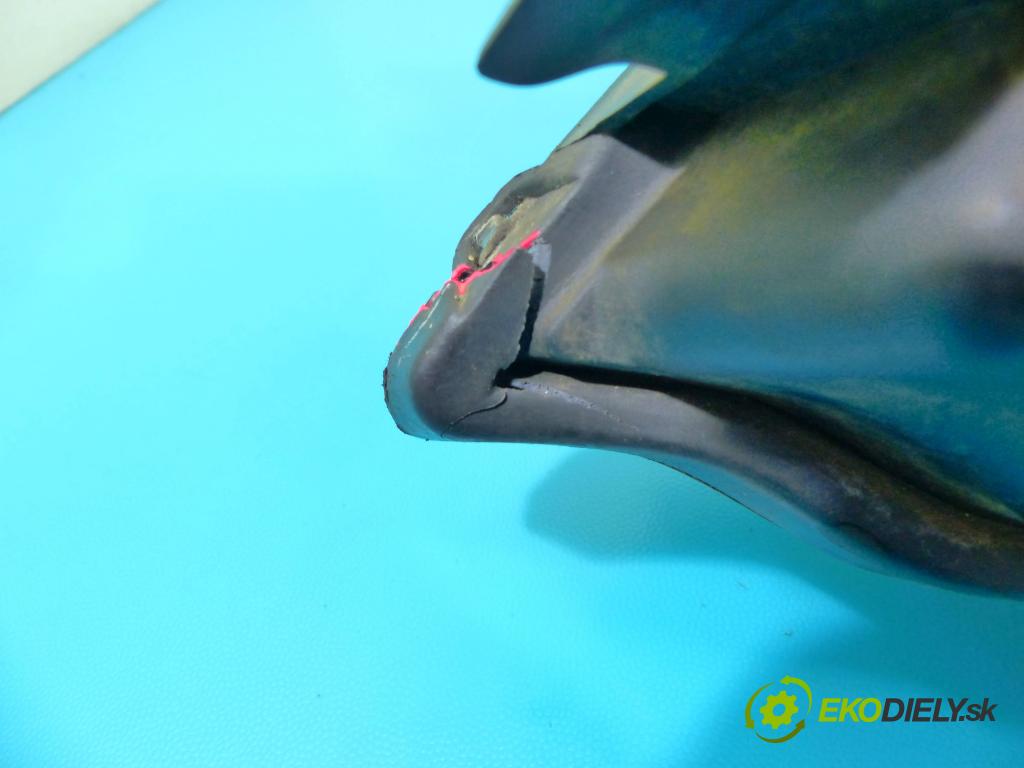 Mitsubishi Lancer VII 2001-2013 1.6 16V 98 HP manual 72 kW 1584 cm3 5- Reflektor: pravý  (Pravé)