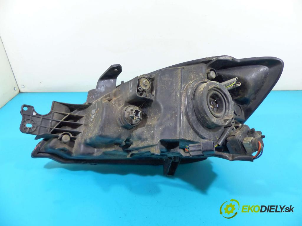 Mitsubishi Lancer VII 2001-2013 1.6 16V 98 HP manual 72 kW 1584 cm3 5- Reflektor: pravý  (Pravé)