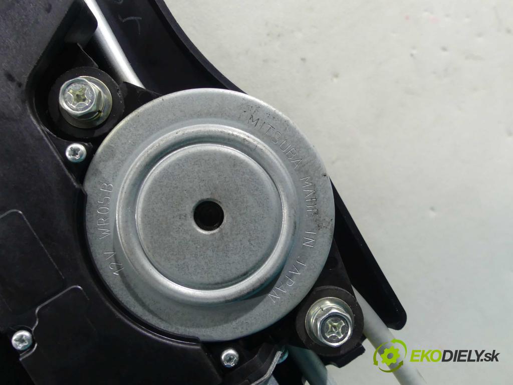 Subaru Legacy V 2009-2014 2.0 boxer 150 hp manual 110 kW 1998 cm3 5- Střešní okno:  (Okna karoserie)