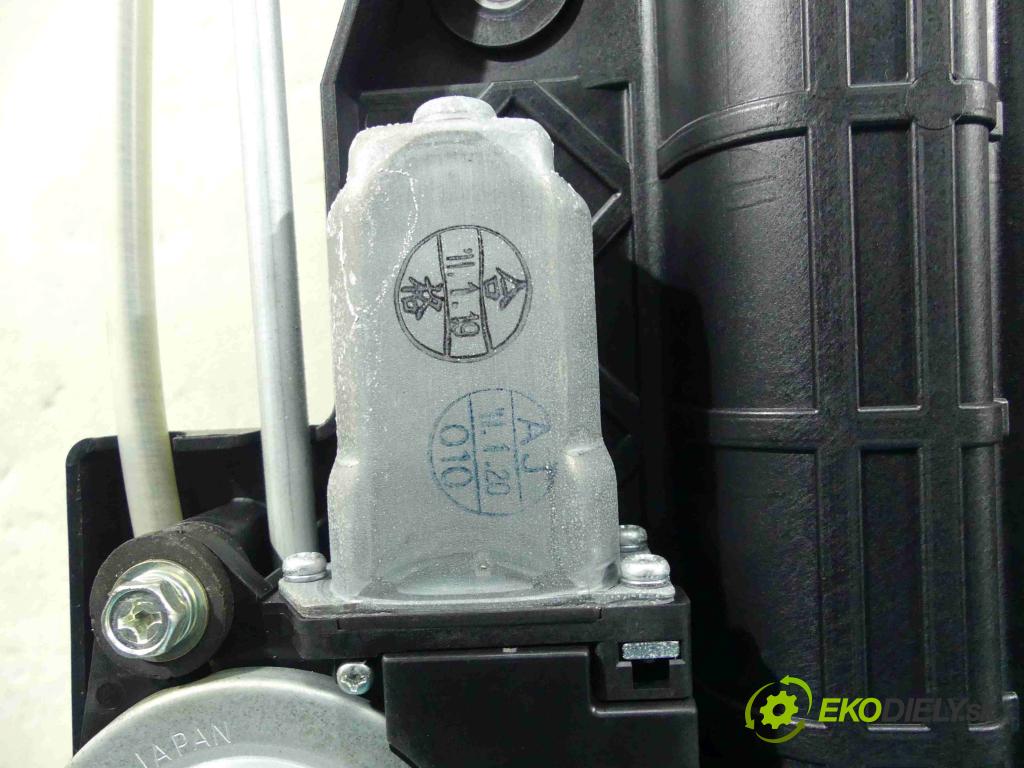 Subaru Legacy V 2009-2014 2.0 boxer 150 hp manual 110 kW 1998 cm3 5- Střešní okno:  (Okna karoserie)