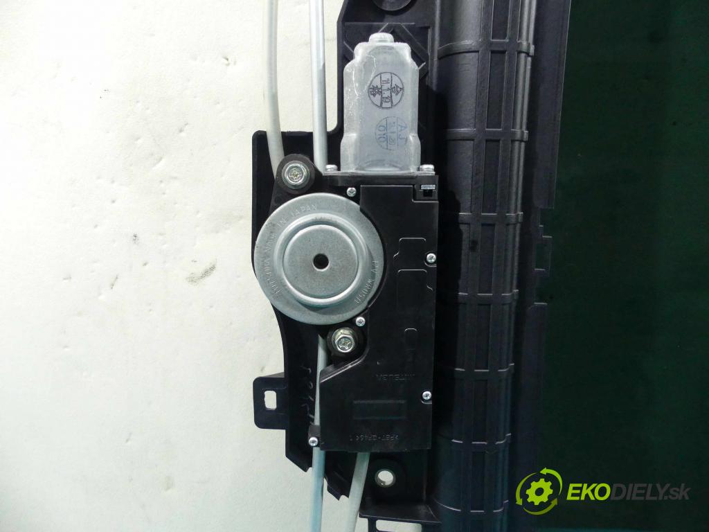 Subaru Legacy V 2009-2014 2.0 boxer 150 hp manual 110 kW 1998 cm3 5- Střešní okno:  (Okna karoserie)