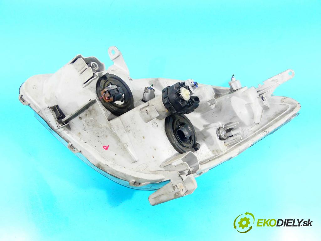 Toyota Corolla Verso I 2001-2004 2.0 D4D 90 HP manual 66 kW 1998 cm3 5- Reflektor: pravý  (Pravé)