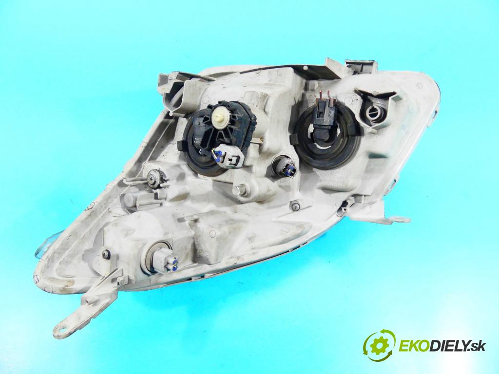 Toyota Corolla Verso I 2001-2004 2.0 D4D 90 HP manual 66 kW 1998 cm3 5- Reflektor: pravý  (Pravé)