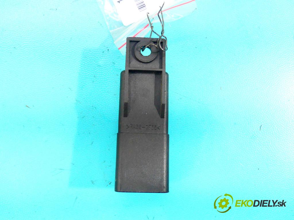 Jaguar XF II 2015- 2.0d 179KM automatic 132 kW 1999 cm3 4- Relé: 0281003123 (Relé)