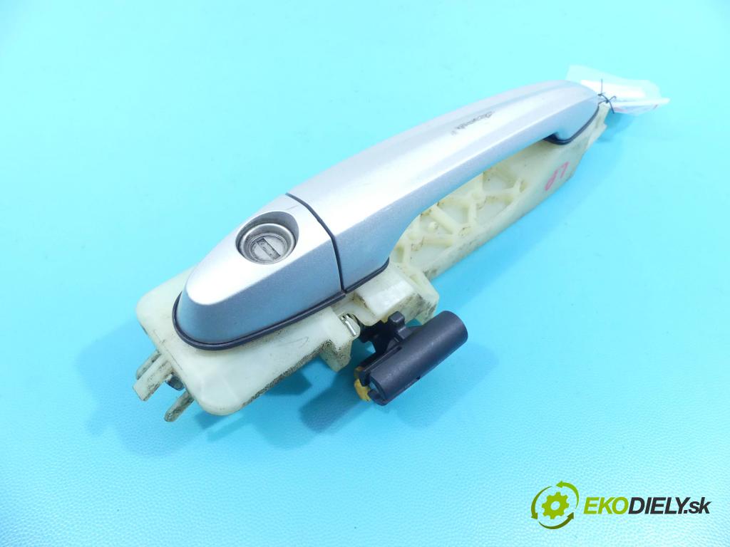 Ssangyong Korando III 2010-2019 2.0 D E-XDI: 175 HP manual 129 kW 1998 cm3 5- rukoväť predné ľavé mimo:  (Vonkajšie predné ľavé)