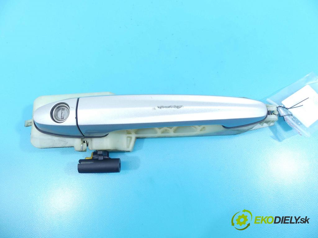 Ssangyong Korando III 2010-2019 2.0 D E-XDI: 175 HP manual 129 kW 1998 cm3 5- rukoväť predné ľavé mimo:  (Vonkajšie predné ľavé)