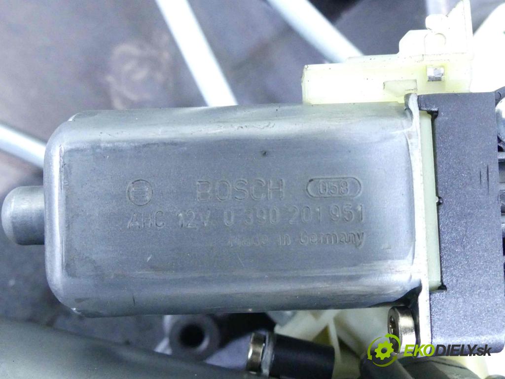 Bmw 7 E65 2001-2008 4.4 V8 333KM: automatic 245 kW 4398 cm3 4- roleta 7026034 (Rolety kufra)