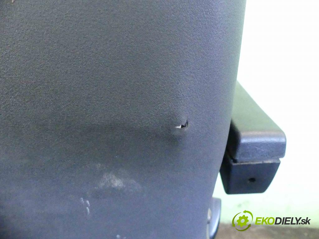 Iveco Daily III 1999-2006 2.3 HPI 116 HP manual 85 kW 2286 cm3 5- Sedačka ľavý  (Sedačky, sedadlá)