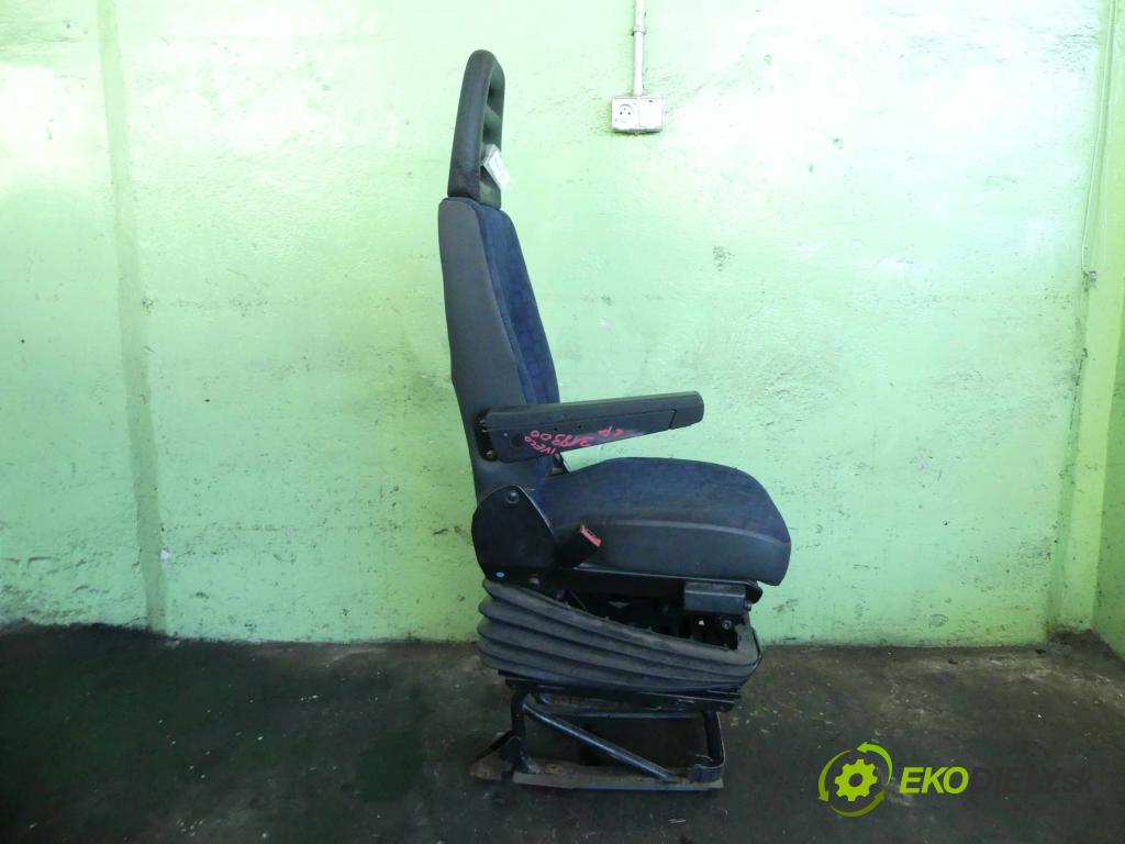 Iveco Daily III 1999-2006 2.3 HPI 116 HP manual 85 kW 2286 cm3 5- Sedačka ľavý  (Sedačky, sedadlá)