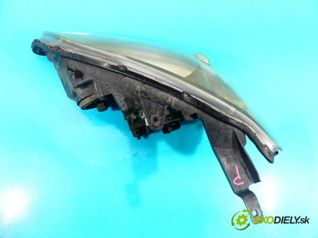 Honda Civic VII 2000-2006 1.7 16v 120 HP manual 88 kW 1668 cm3 2- Reflektor: pravý  (Pravé)